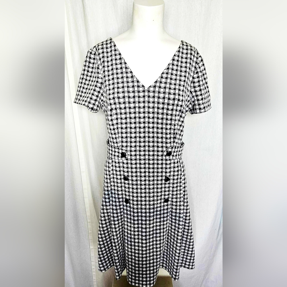 DKNY Gingham Plaid Fit & Flare A-Line Dress Black White V-Neck Size 8 - Picture 3 of 9